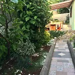 Alojamento de Acomodação e Pequeno-almoço Alaburic &