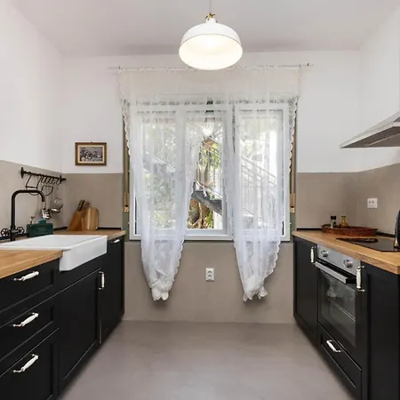 Alaburic & Bed and breakfast Mali Lošinj