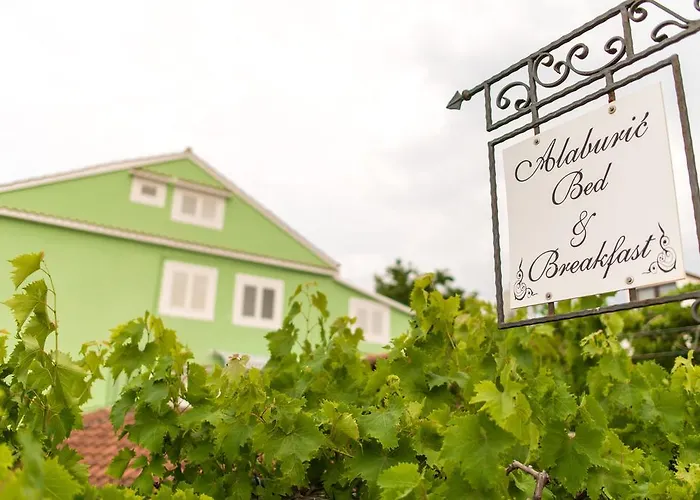 Bed & Breakfast Alaburic &