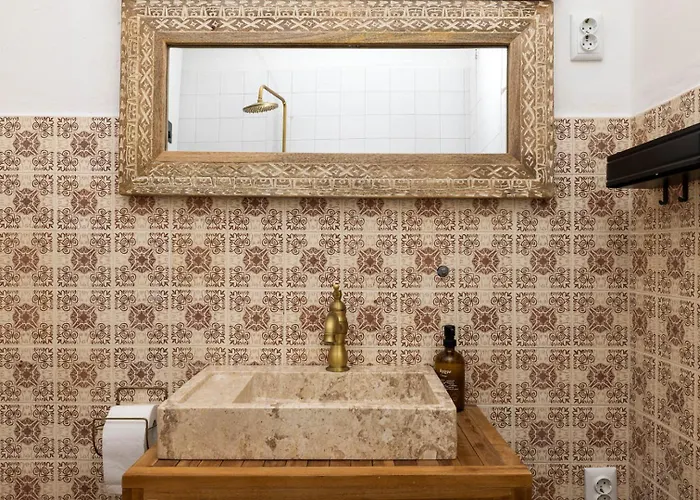 Alaburic & Bed & Breakfast 4*