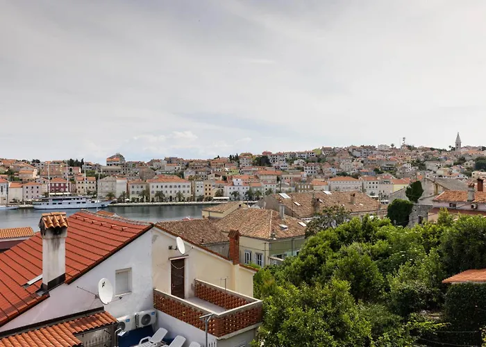 Alaburic & Bed & Breakfast 4*