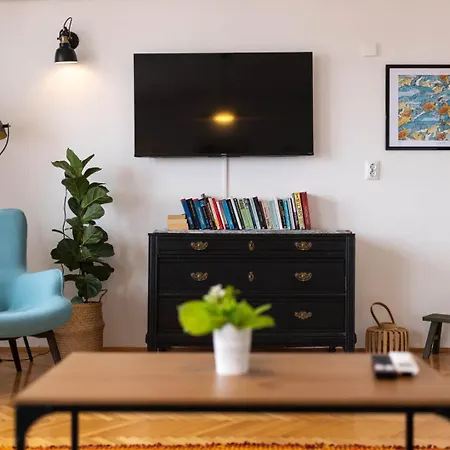 Alaburic & Bed & Breakfast 4*