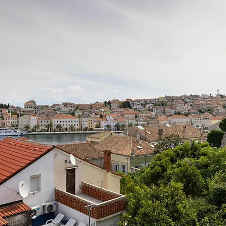 Alaburic & Bed & Breakfast 4*