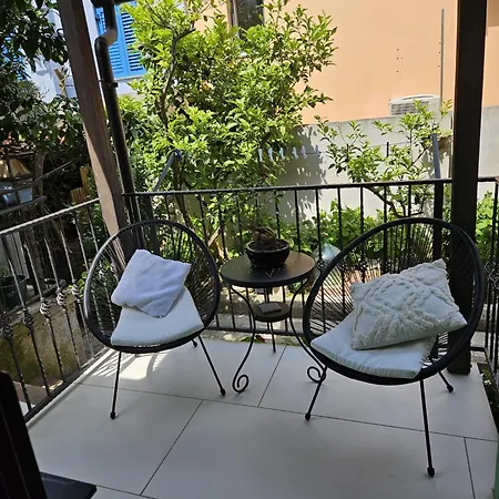 Bed & Breakfast Alaburic & 4*